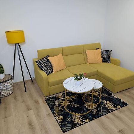 Cool Apartment Znojmo Exterior foto