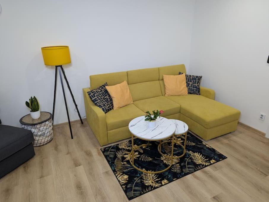 Cool Apartment Znojmo Exterior foto