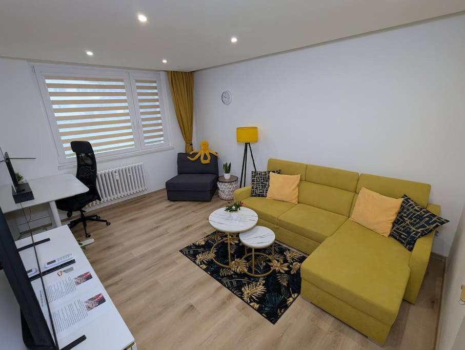 Cool Apartment Znojmo Exterior foto